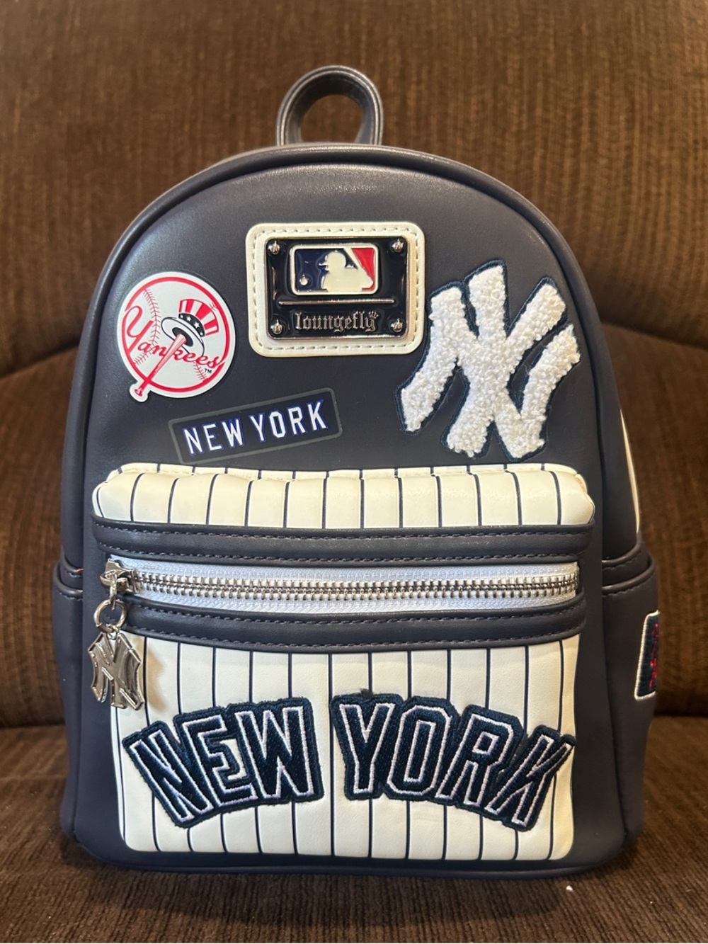 Loungefly X New York Yankees💙🤍   MLB ⚾️ OFFICIAL Navy & White Mini Backpack. NWT